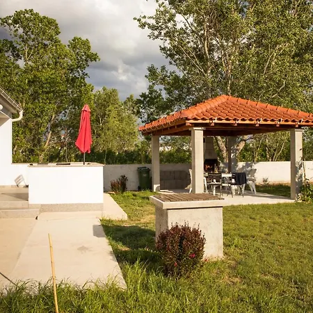 Visnja Holiday home *